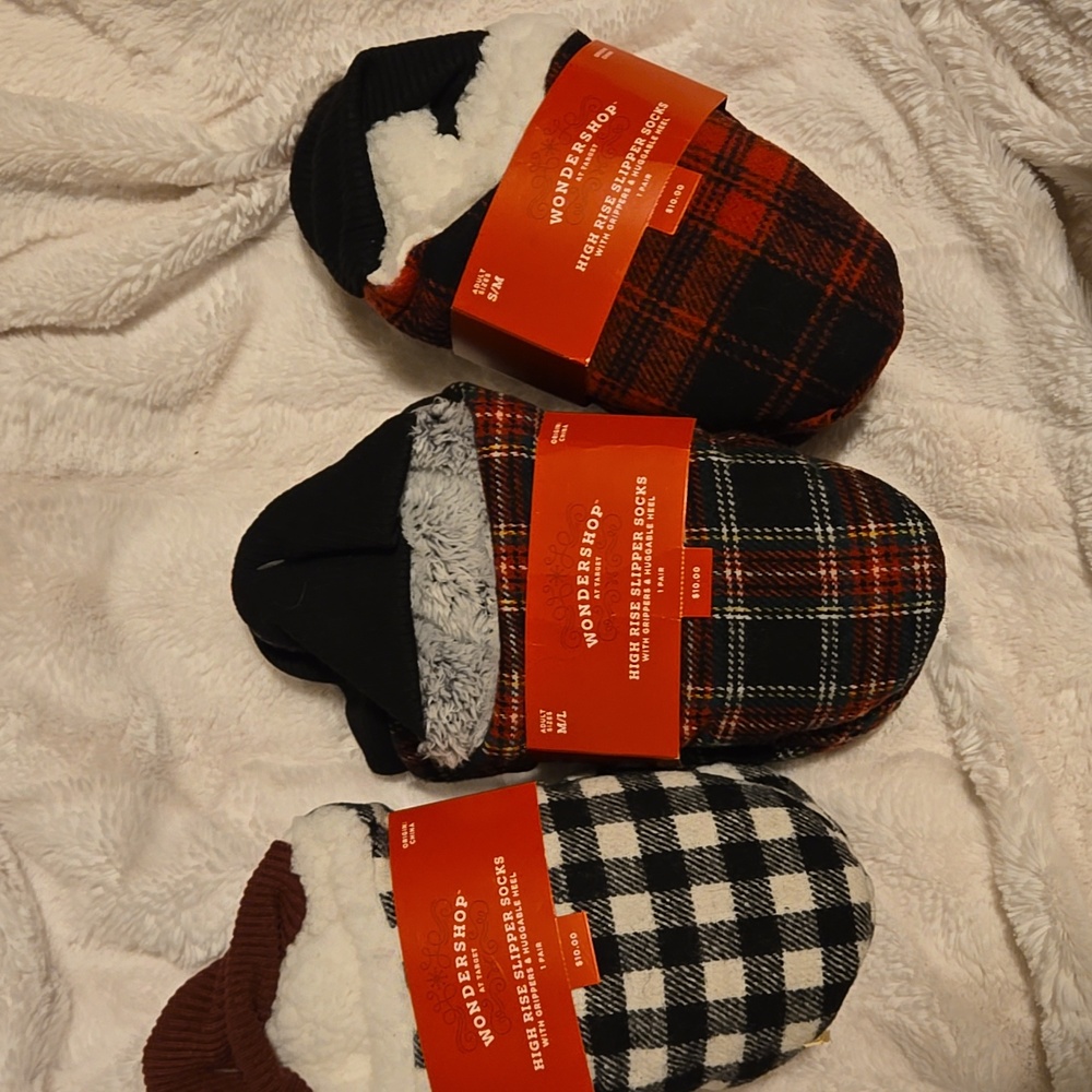 NWT high rise slipper socks work grippers